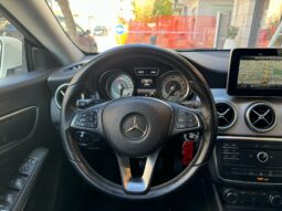 Mercedes-Benz CLA 220 Shooting Brake 177Cv pieno
