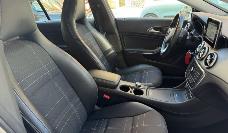 Mercedes-Benz CLA 220 Shooting Brake 177Cv pieno
