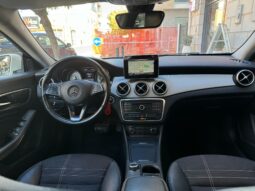 Mercedes-Benz CLA 220 Shooting Brake 177Cv pieno