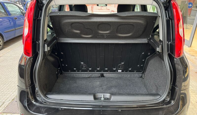 FIAT PANDA HYBRID CITYCROSS pieno