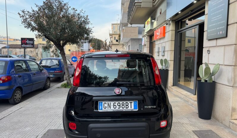 FIAT PANDA HYBRID CITYCROSS pieno