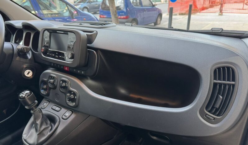 FIAT PANDA HYBRID CITYCROSS pieno