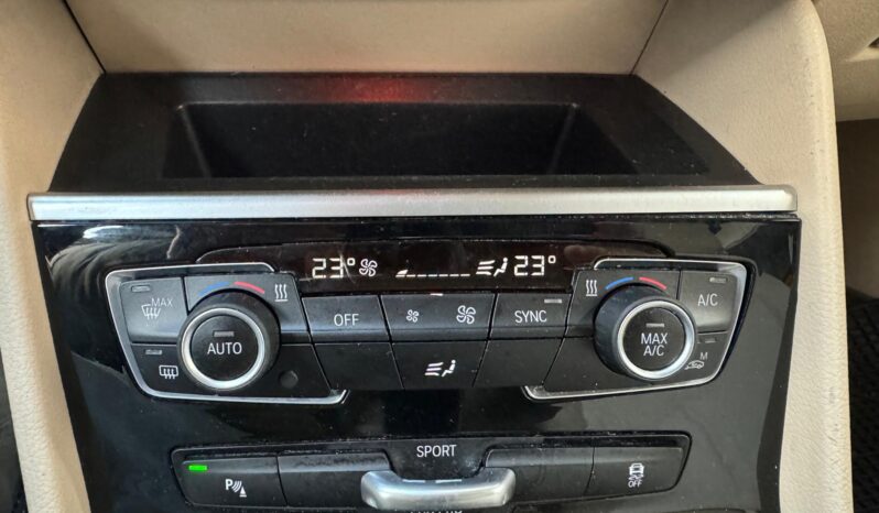 Bmw 220d xDrive Active Tourer Luxury pieno