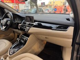 Bmw 220d xDrive Active Tourer Luxury pieno