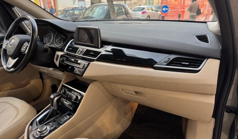 Bmw 220d xDrive Active Tourer Luxury pieno