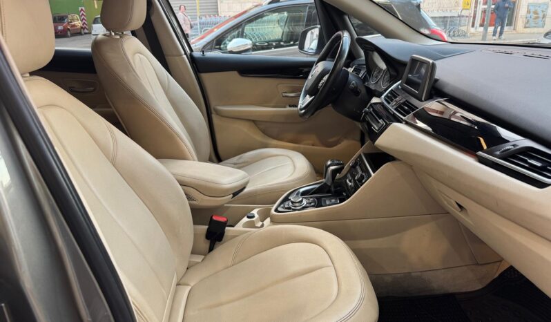 Bmw 220d xDrive Active Tourer Luxury pieno